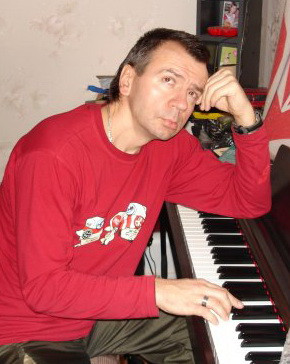 Крестовский певец 2000