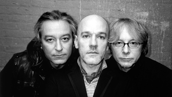 REM – Accelerate / First Studio Album In 4 Years includes 'Supernatural  Superserious', 'Hollow Man' and 'Until The