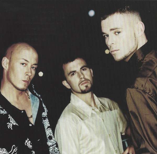 East 17. Группа East 17. East 17 солист. East 17 шапка. Группа East 17 треки.